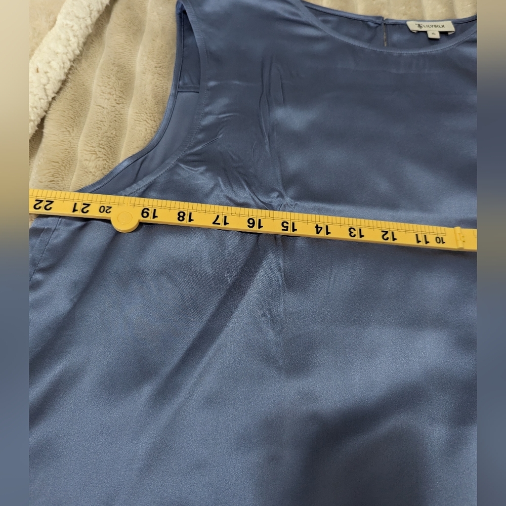 Lilysilk Elegant Sleeveless Blue Silk Top - Picture 3 of 6